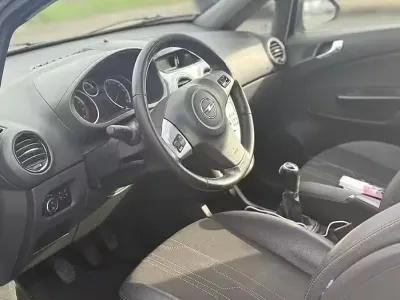 Usata Opel Corsa 86 CV (63 kW) 2012 Nero Utilitaria