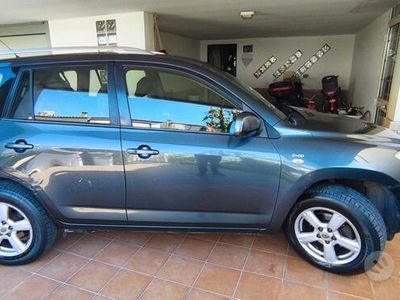 Usata Toyota RAV4 136 CV (100 kW) 2006 Grigio SUV