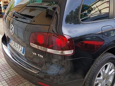 Usata VW Touareg 224 CV (164 kW) 2007 Nero SUV