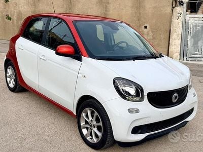 Usata Smart ForFour 71 CV (52 kW) 2016 Bianco Utilitaria