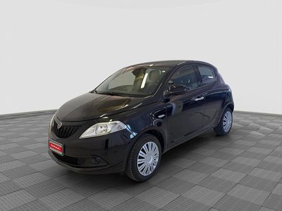 Usata Lancia Ypsilon 69 CV (50 kW) 2023 Nero vulcano Utilitaria
