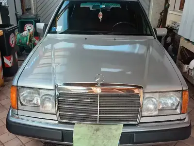 Usata Mercedes 200 136 CV (100 kW) 1993 Grigio Station wagon