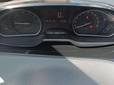 Usata Peugeot 2008 Active 82 CV (60 kW) 2018 Grigio SUV