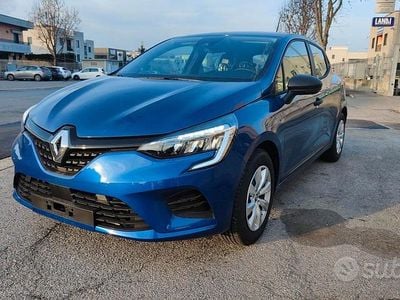 Nuova Renault Clio V Life 67 CV (49 kW) 2025 Blu Berlina
