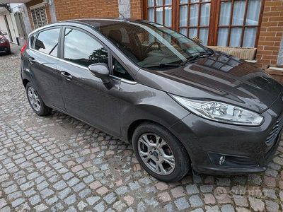 Gebraucht Ford Fiesta Titanium 82 PS (60 kW) 2016 Grau Limousine