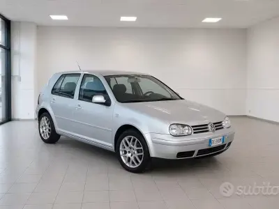 Usata VW Golf IV Highline 102 CV (75 kW) 2002 Grigio Berlina