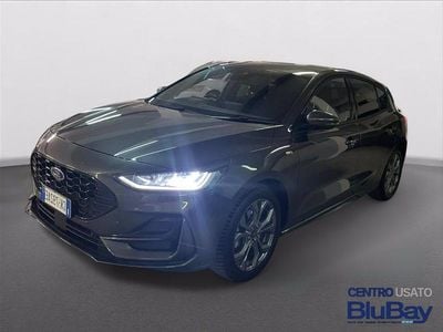 Grigio Usata 2022 Ford Focus ST-Line Berlina | 17.900 € (Buon prezzo)
