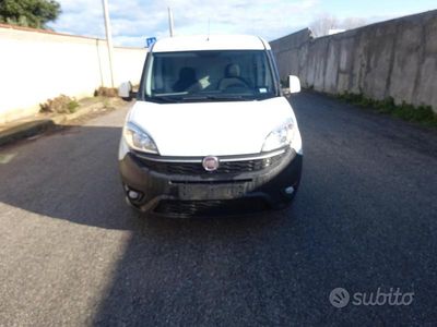 Usata Fiat Doblò 105 CV (77 kW) 2019 Bianco Monovolume