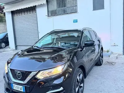 Usata Nissan Qashqai Tekna 110 CV (80 kW) 2016 Nero SUV