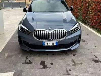 Usata BMW 118 136 CV (100 kW) 2019 Blu/azzurro Utilitaria