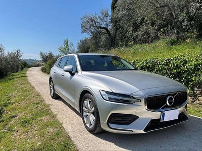 Usata Volvo V60 Business Edition 197 CV (144 kW) 2021 Argento Station wagon