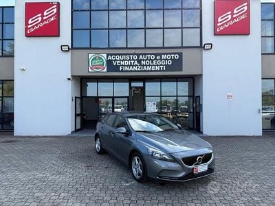 Usata Volvo V40 Business Edition 120 CV (88 kW) 2018 Grigio Berlina