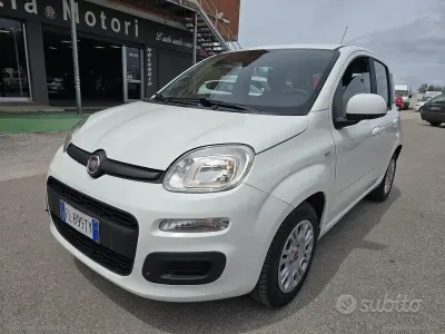 Gebraucht Fiat Panda Easy 69 PS (50 kW) 2017 Weiß Kleinwagen