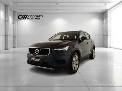 Usata Volvo XC40 Momentum 163 CV (119 kW) 2021 Blu SUV