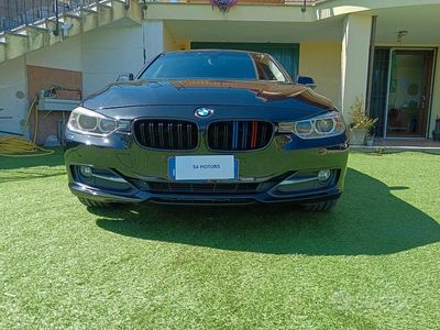 Usata BMW 318 Sport Line 143 CV (105 kW) 2014 Nero Station wagon