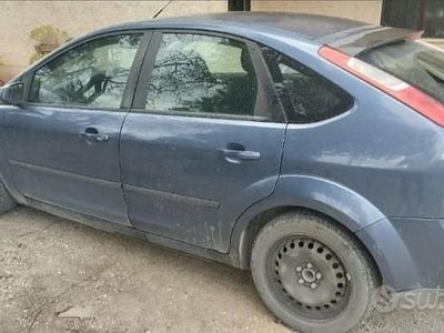 Usata Ford Focus 115 CV (84 kW) 2006 Blu Berlina