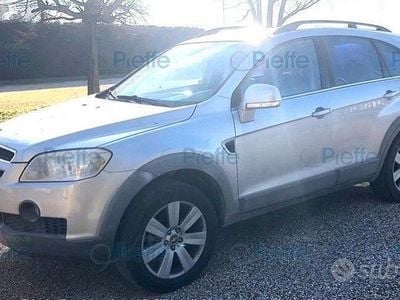 Usata Chevrolet Captiva LT 150 CV (110 kW) 2007 Grigio SUV