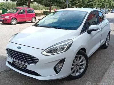 Usata Ford Fiesta Titanium 85 CV (62 kW) 2019 Bianco Utilitaria