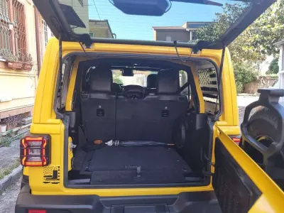Usata Jeep Wrangler Sahara 200 CV (147 kW) 2020 Giallo SUV