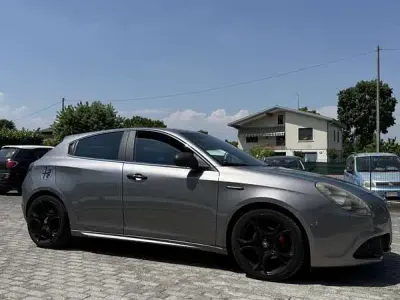 Usata Alfa Romeo Giulietta Distinctive 120 CV (88 kW) 2012 Utilitaria