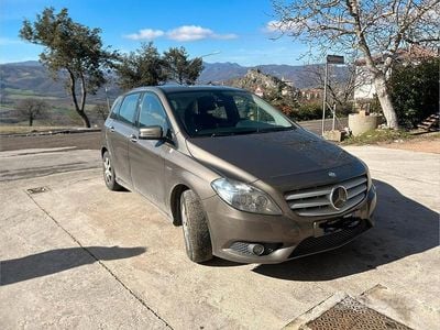 Usata Mercedes B180 Premium 109 CV (80 kW) 2012 Marrone Monovolume