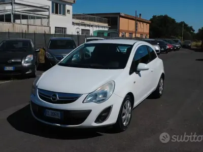 Usata Opel Corsa 86 CV (63 kW) 2012 Bianco Utilitaria