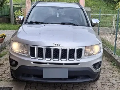 Usata Jeep Compass Sport 163 CV (119 kW) 2011 Grigio SUV