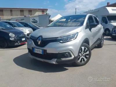 Usata Renault Captur Life 90 CV (66 kW) 2019 Grigio SUV
