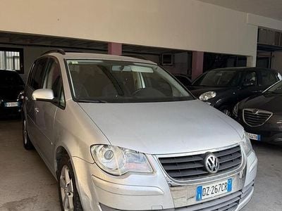 Usata VW Touran Conceptline 149 CV (109 kW) 2009 Grigio Monovolume