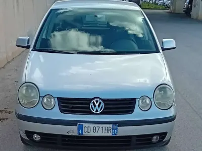 Usata VW Polo Comfortline 75 CV (55 kW) 2003 Grigio Berlina