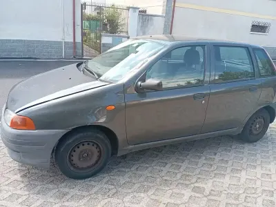 Usata Fiat Punto 54 CV (39 kW) 1997 Grigio Berlina