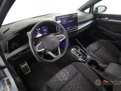 Usata VW Golf VIII R 150 CV (110 kW) 2024 Grigio Berlina