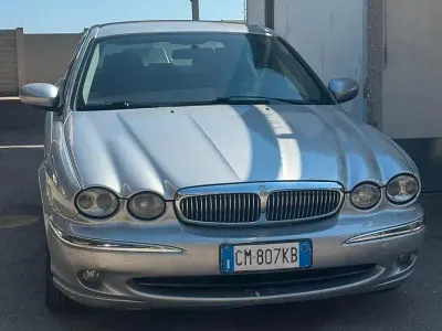 Usata Jaguar X-type Executive 131 CV (96 kW) 2004 Grigio Berlina