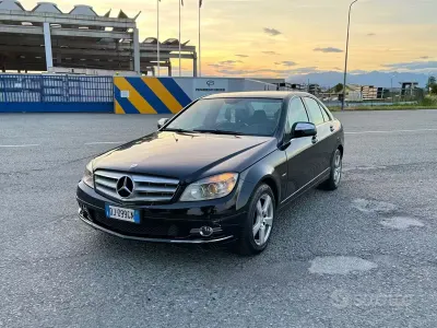 Usata Mercedes C220 170 CV (125 kW) 2007 Nero Berlina