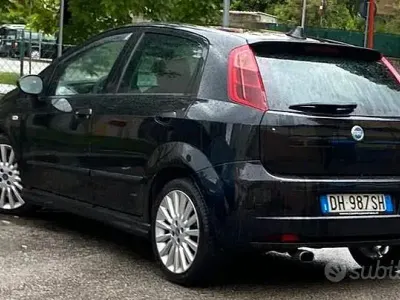 Usata Fiat Grande Punto 90 CV (66 kW) 2007 Nero Utilitaria