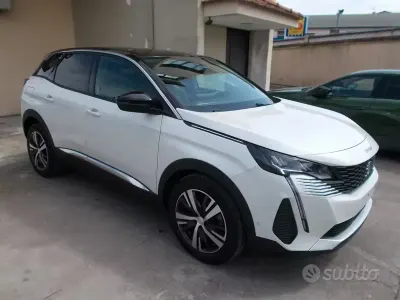 Usata Peugeot 3008 Allure 131 CV (96 kW) 2022 Bianco SUV
