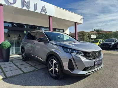 Usata Peugeot 5008 GT 131 CV (96 kW) 2024 Grigio artense SUV