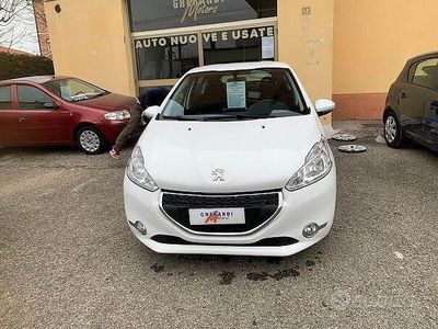Usata Peugeot 208 Active 68 CV (50 kW) 2013 Bianco Utilitaria