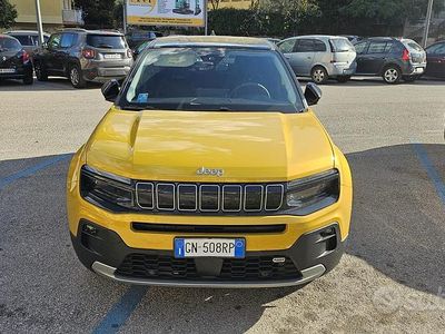 Usata Jeep Avenger 101 CV (74 kW) 2023 Oro SUV