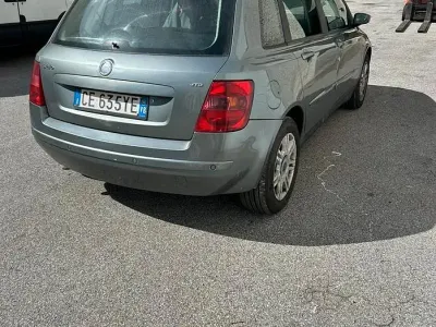 Usata Fiat Stilo 116 CV (85 kW) 2004 Grigio Berlina