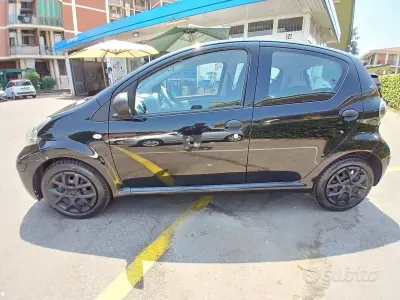 Usata Toyota Aygo Sol 68 CV (50 kW) 2009 Nero Utilitaria