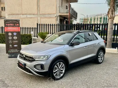 Usata VW T-Roc Sport 150 CV (110 kW) 2023 Gray SUV