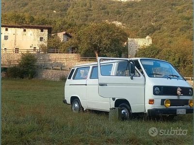 Bianco Usata 1988 VW Caravelle Monovolume | 5000 €
