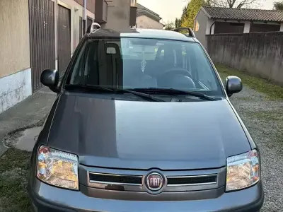 Usata Fiat Panda Dynamic 69 CV (50 kW) 2011 Grigio Utilitaria