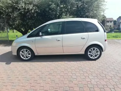 Usata Opel Meriva 101 CV (74 kW) 2007 Grigio Monovolume