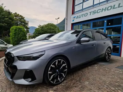 Usata BMW 540 M Sport 303 CV (222 kW) 2025 Frozen pure grey metallic Station wagon