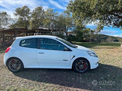 Käytetty Renault Clio II R.S. 203 HP (149 kW) 2009 Valkoinen Sedan