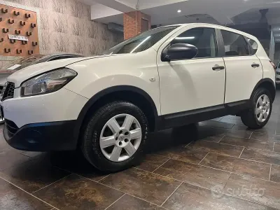 Gebraucht Nissan Qashqai Visia 110 PS (80 kW) 2013 Weiß SUV