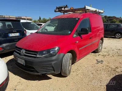 Usata VW Caddy 110 CV (80 kW) 2016 Rosso Monovolume