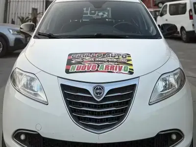 Usata Lancia Ypsilon 84 CV (61 kW) 2015 Bianco Utilitaria